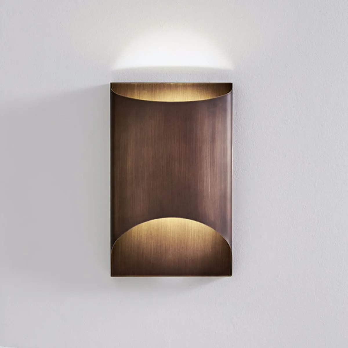 Aprile Modern Metal Wall Light