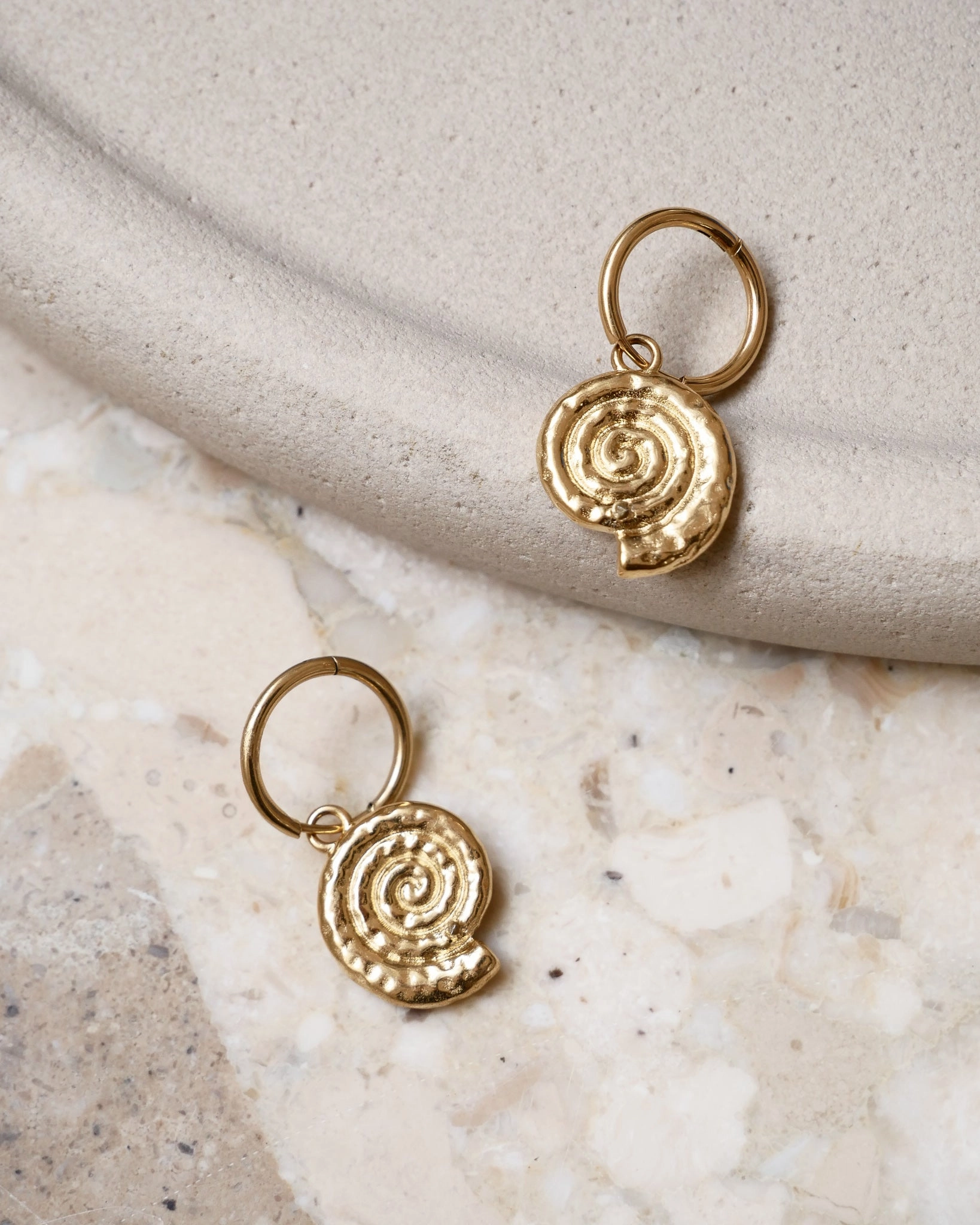 TILTIL Single Hoop Goldplated Spiral