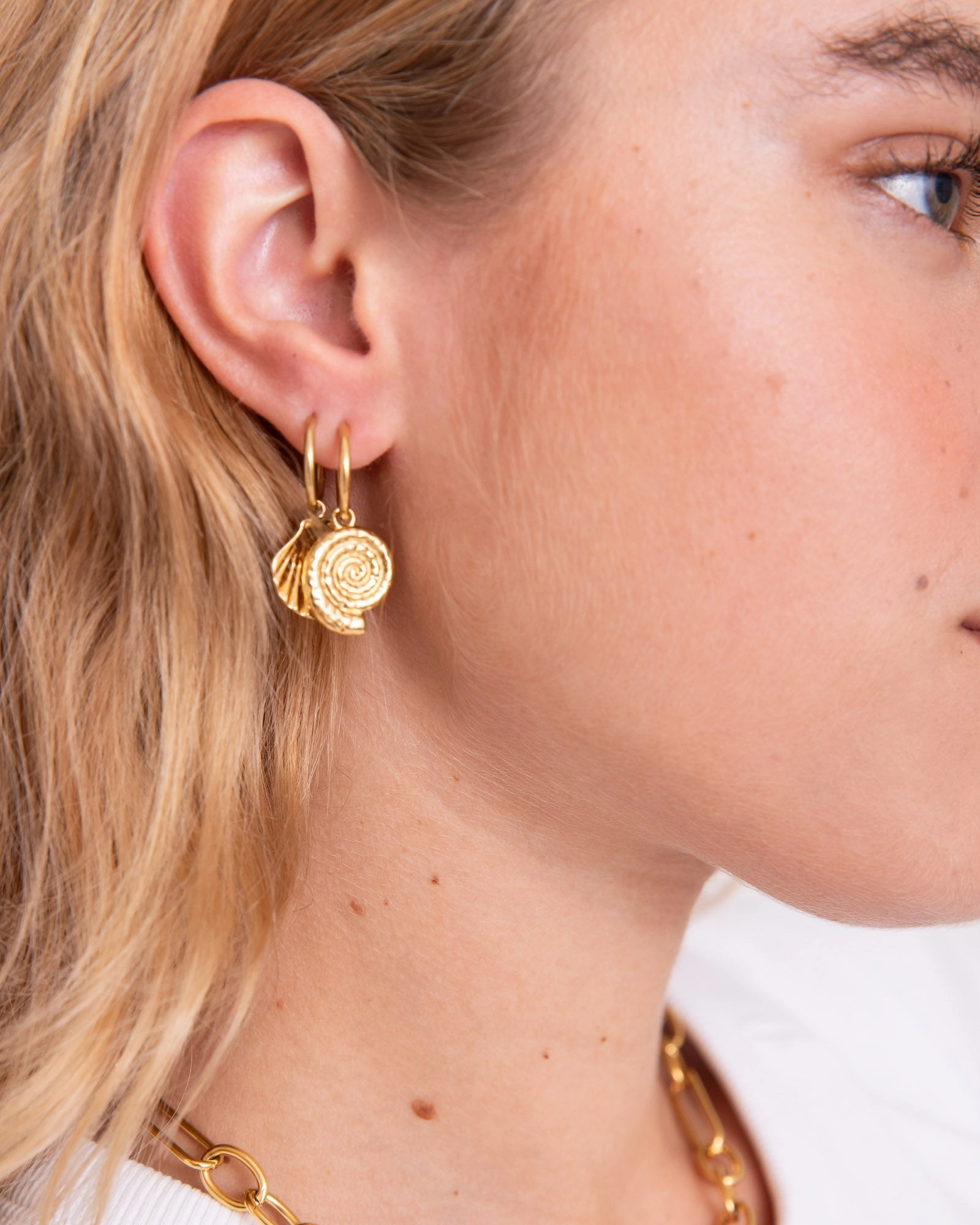 TILTIL Single Hoop Goldplated Spiral