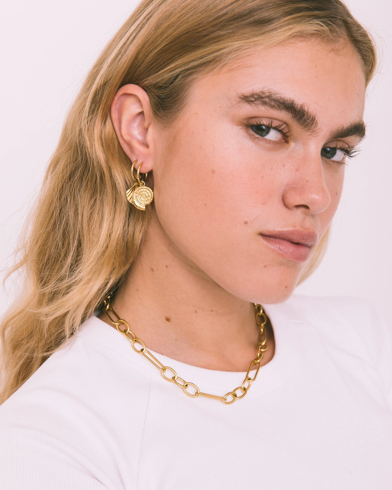 TILTIL Single Hoop Goldplated Spiral